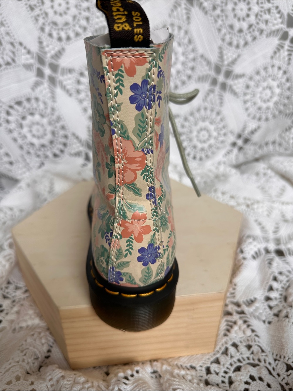 Dr. Martens 1460 Pascal Floral Reclaimed Leather Boots Cloud Cream Multi Sz7 - Picture 13 of 15